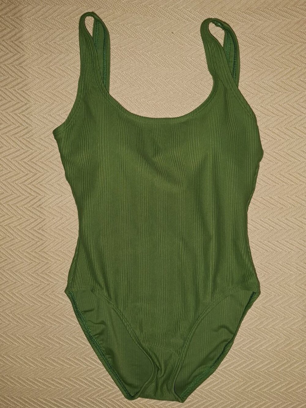 CATALINA Ribbed Women's One-piece Swimsuit Size 8 /10 Full Bottom EUC